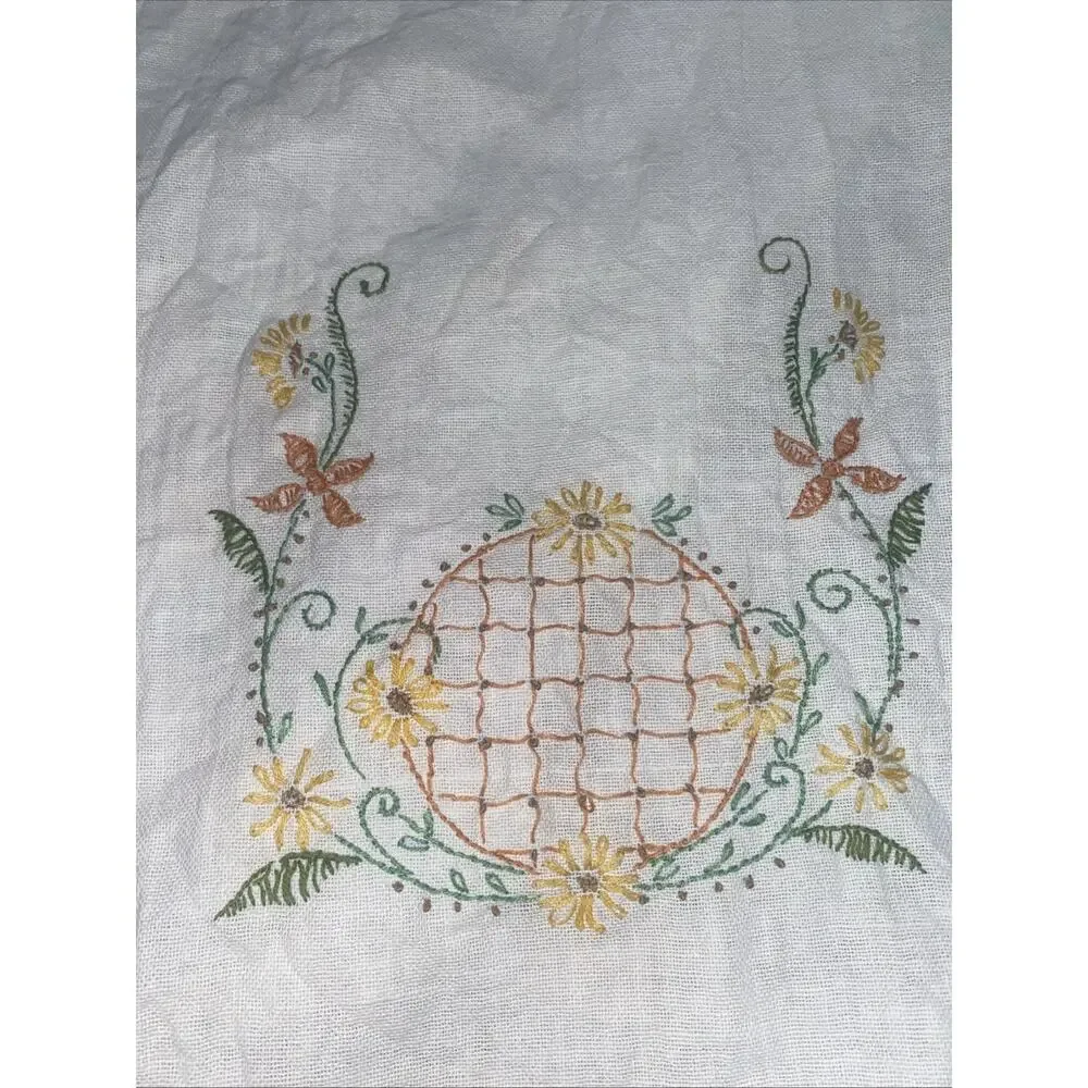 Vintage 1950s Hand Embroidered Table Runner Garden Flower 12.5” X 35”